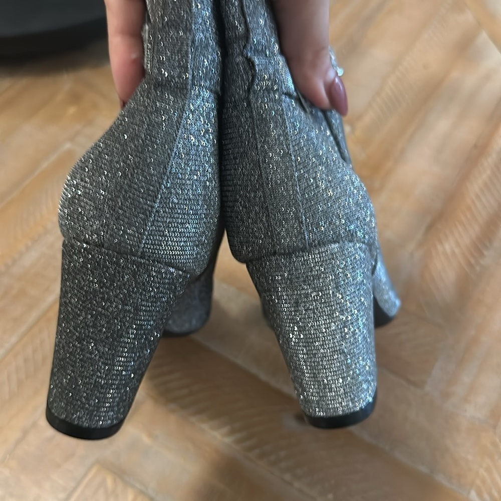 Life Stride Pewter Shimmer Pointed Toe Block Heel Silver Ankle Boot Bootie - Picture 10 of 13